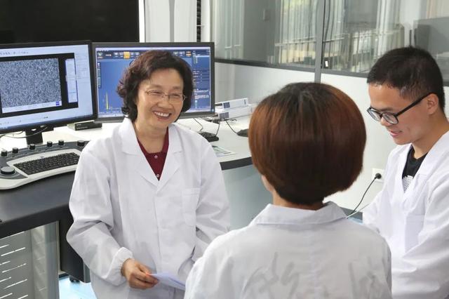 女院士把科研当乐趣，“做中国人自己的生物材料”