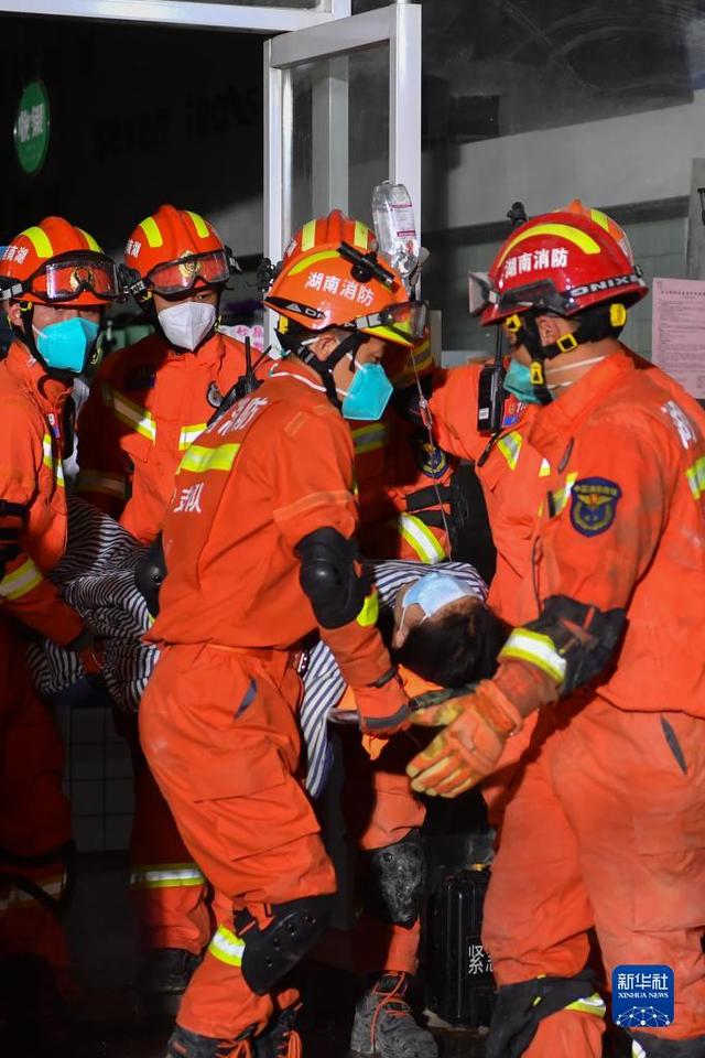 湖南长沙居民自建房倒塌事故近88小时后救出第九名被困者