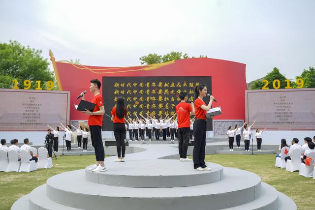 新华社重磅稿件讲述总书记同青年的故事