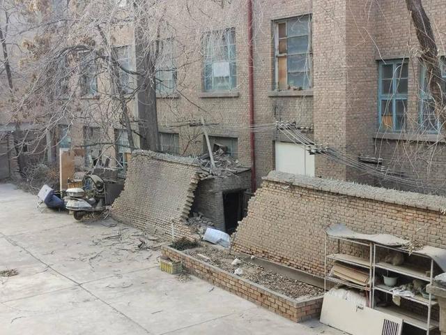 关注三无小区：物业懒得管、居民不服管、职能部门很难管