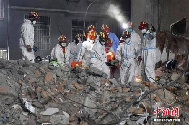 长沙自建房倒塌救援现场细节披露：第10名幸存者是如何发现的