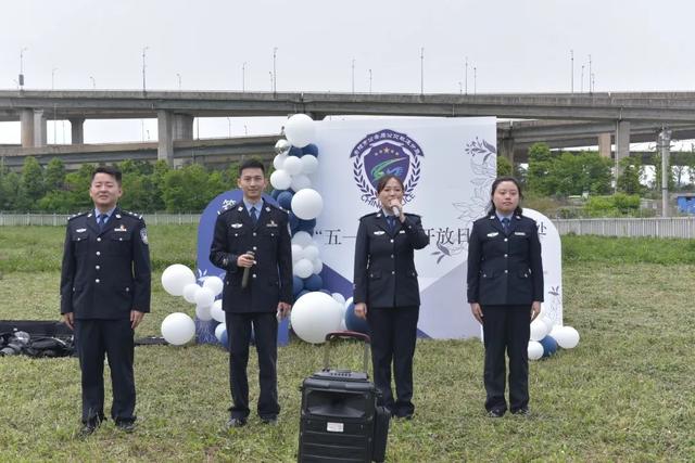 警属进警营 共度五一节