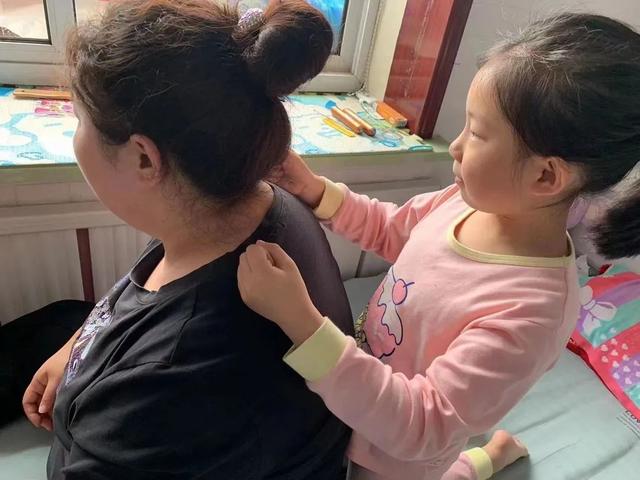 铁山中心幼儿园开展"亲亲母亲节 妈妈我爱你"母亲节活动