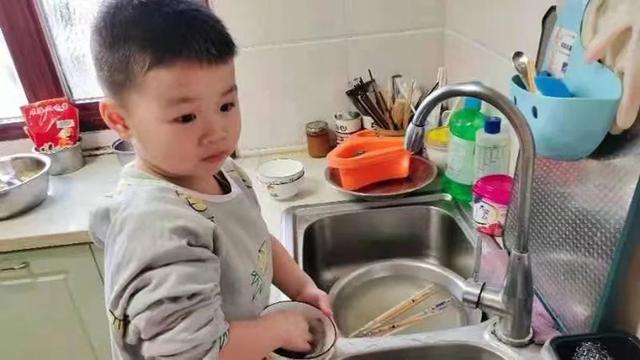 铁山中心幼儿园开展"亲亲母亲节 妈妈我爱你"母亲节活动