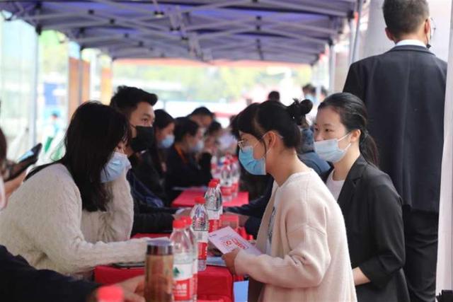消费券要来了！武汉出台32条措施促进市场主体恢复发展