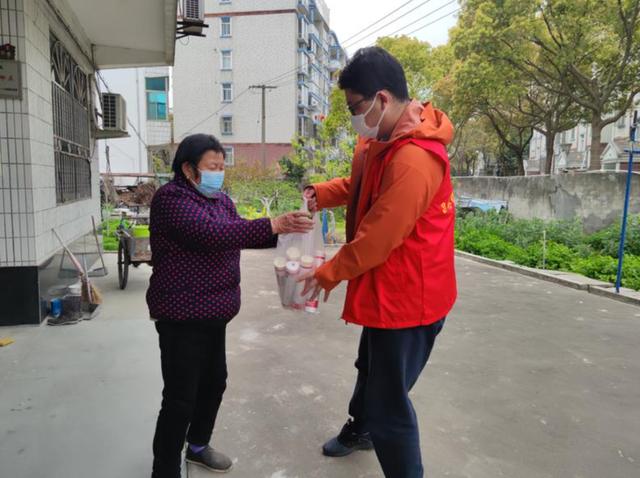 星火成炬，致敬每一道“平凡微光”丨奋斗者•正青春