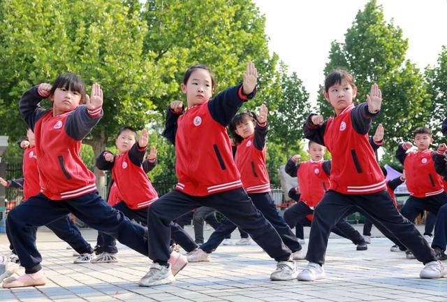 组图｜练起来！看传统武术进校园