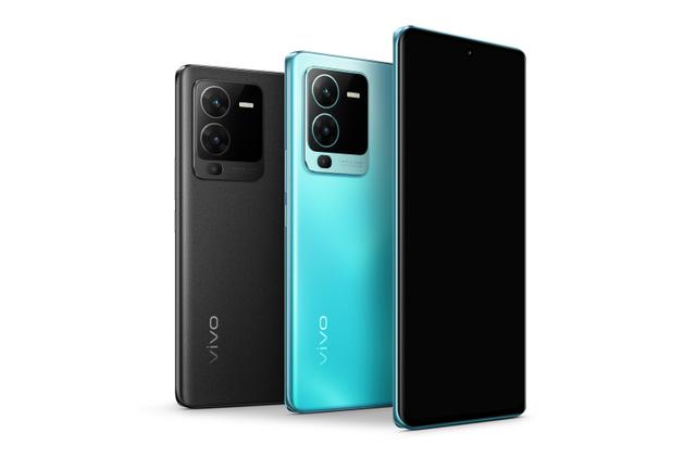拍摄表现和游戏娱乐两手抓，vivo 正式发布 S15 系列