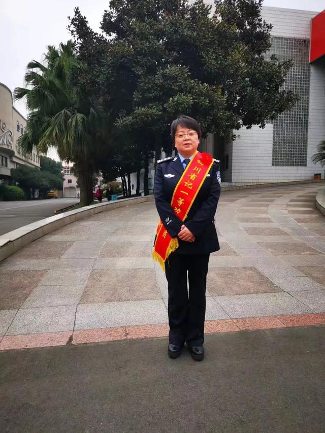 省党代表风采 |李晓霞：严把执法质量这条法治公安建设的“生命线”