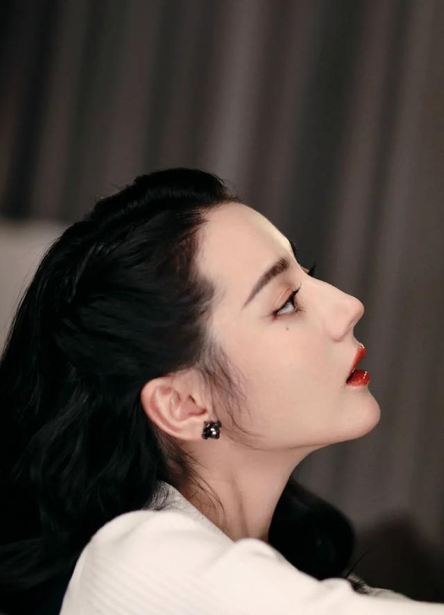 迪丽热巴这照片(迪丽热巴横屏照片)-天晟网