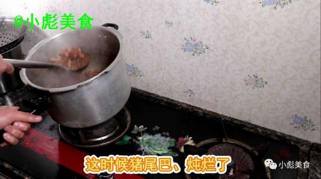 猪尾炖什么好吃，猪尾汤炖什么好吃（教你在家炖猪尾巴）