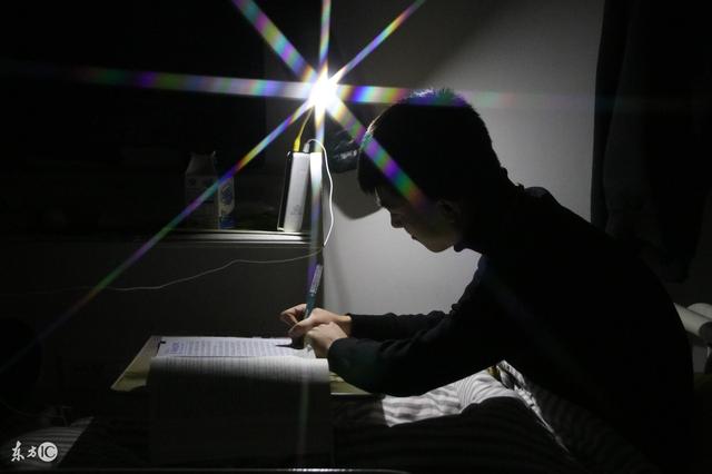 震动和振动的区别是什么，振动和震动有何区别和联系（汉语常见同义词辨析280例）