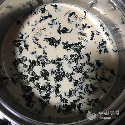 煮焦糖奶茶的正确方法，做焦糖奶茶要放水吗（焦糖奶茶的做法）
