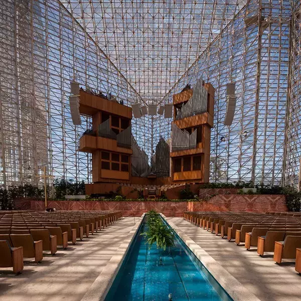 罗伯特99舒勒与菲利普99约翰逊经典:水晶大教堂