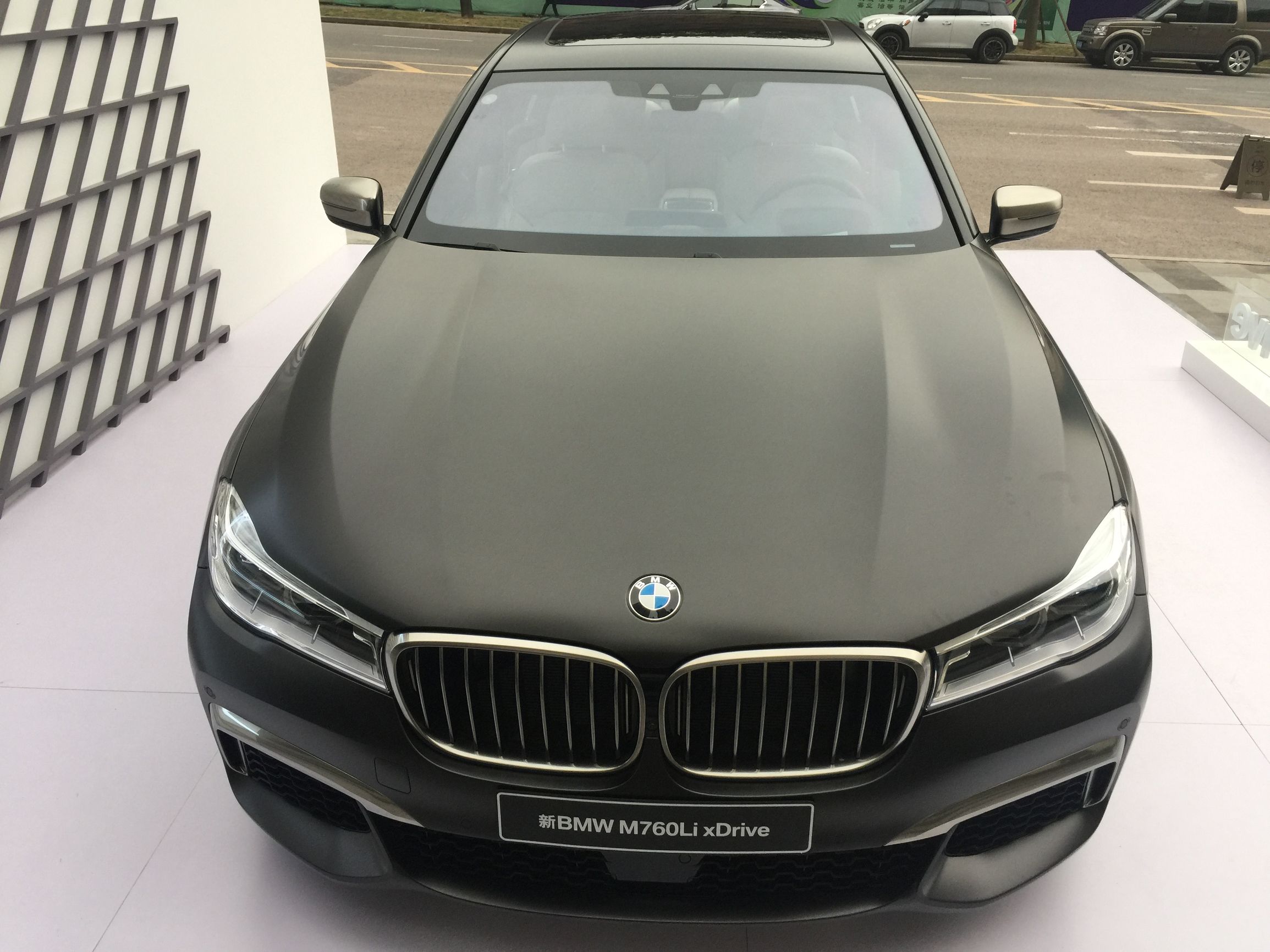 新BMW760Li要做的是让细节和配置配得上这一动力