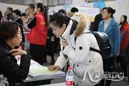 招聘会显示：新一代师范生就业出路多