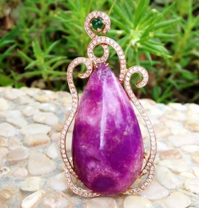 一分钟认识舒俱来石，在南非就是中国的翡翠