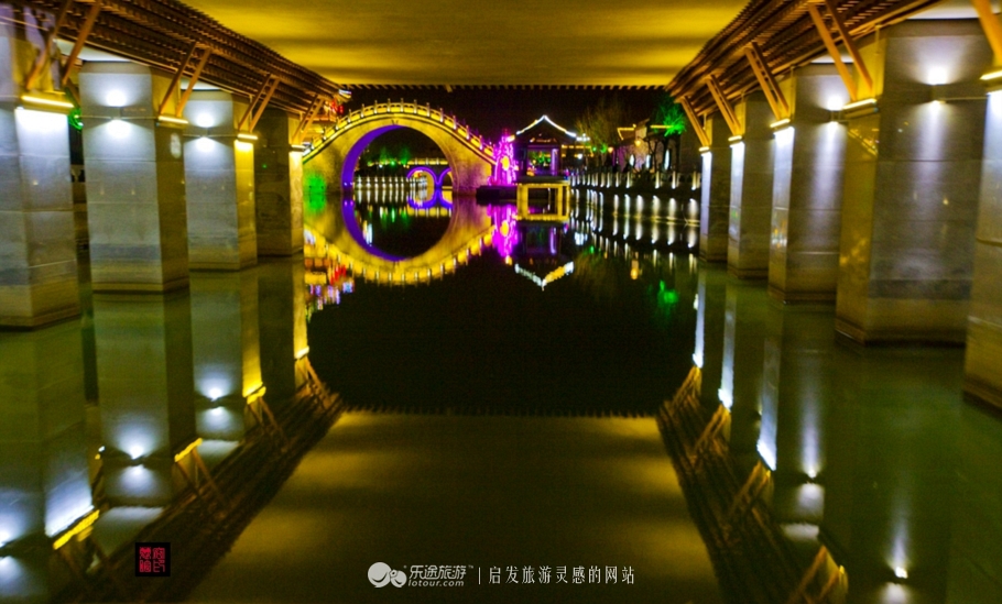 御河岸，夜栅栏，如诗如画是醉人的年