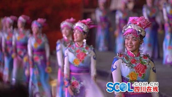 一月无休的学生演员 春晚凉山之火的活力源泉!