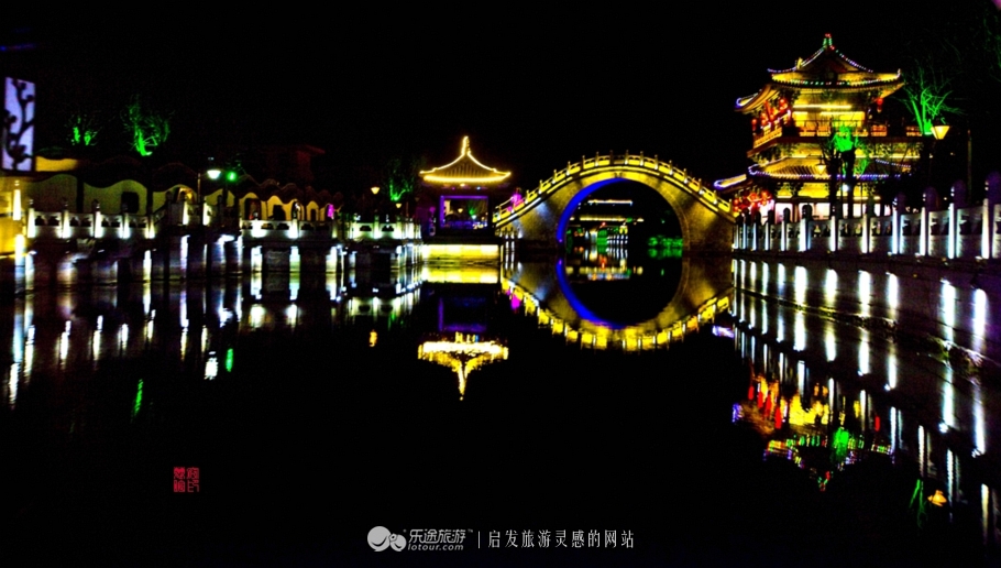 御河岸，夜栅栏，如诗如画是醉人的年