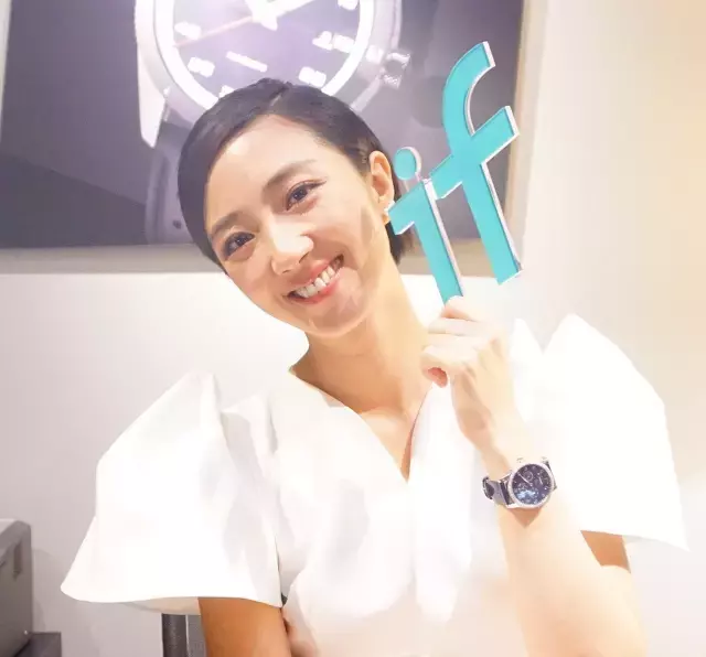宠妻狂魔靳东送妻子32万的礼物，这才是老司机！