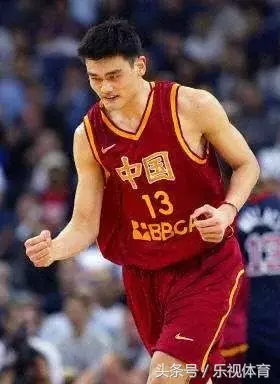 姚明为什么离开nba史册(当初姚明选择11号的原因原来是)