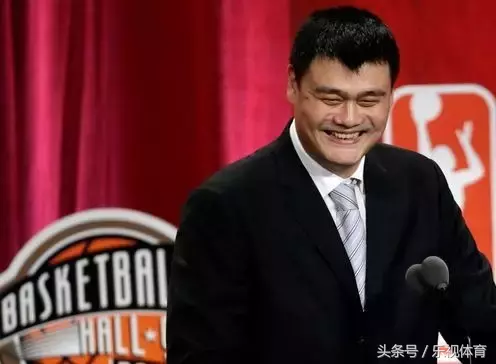 姚明为什么离开nba史册(当初姚明选择11号的原因原来是)