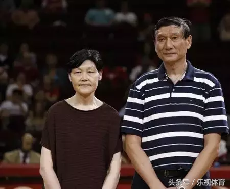 姚明为什么离开nba史册(当初姚明选择11号的原因原来是)