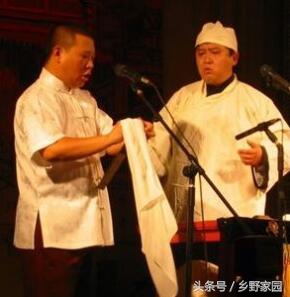 郭德纲说的“戳个”“片汤话”“又勾勾有丢丢”啥意思