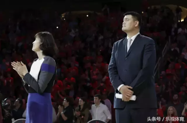 姚明为什么离开nba史册(当初姚明选择11号的原因原来是)