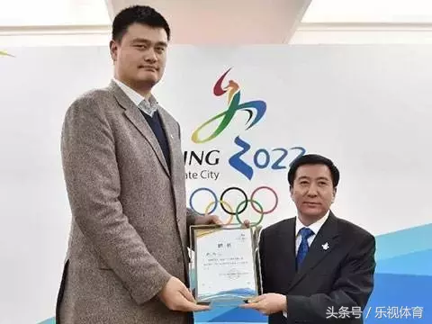 姚明为什么离开nba史册(当初姚明选择11号的原因原来是)