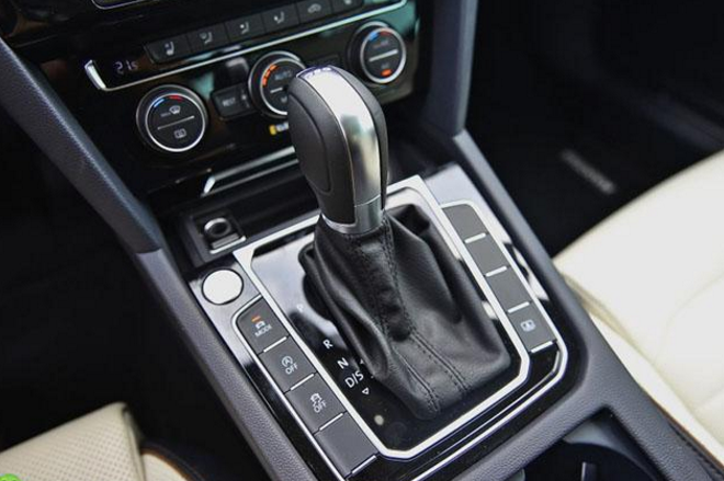 全新迈腾！内饰奢华，动力强劲！报价：18.99-31.69万