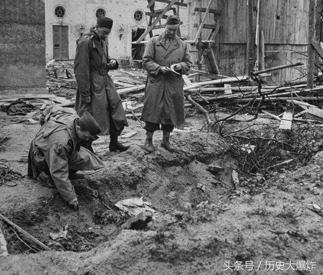 希特勒死后尸体被苏军反复掩埋，他的下巴骨被带回了莫斯科