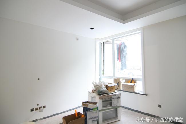 1房2厅素装艳抹loft，附90平米全明半地下室