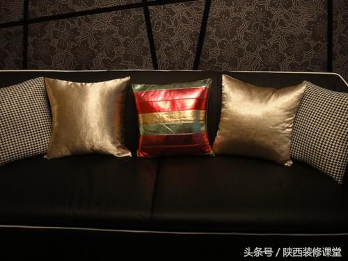 1房2厅素装艳抹loft，附90平米全明半地下室