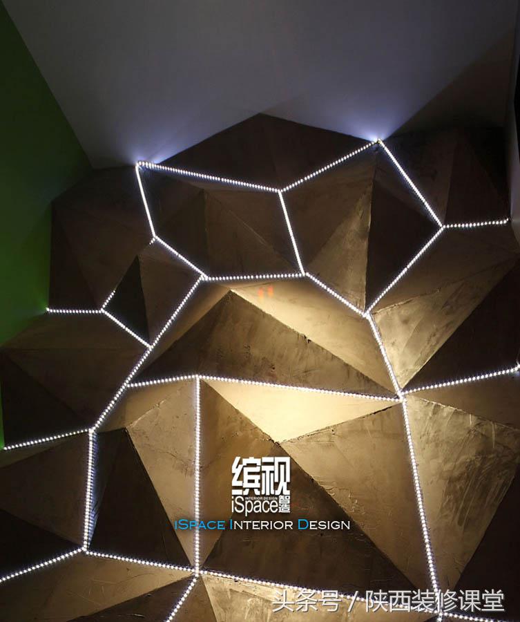 1房2厅素装艳抹loft，附90平米全明半地下室