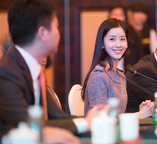 买不起学区房？要么去阿里当高管 要么去京东送快递