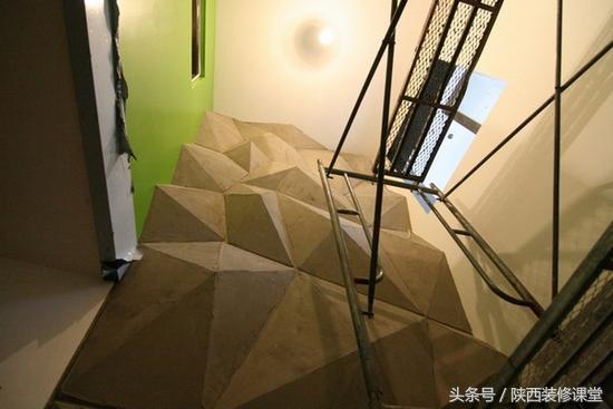 1房2厅素装艳抹loft，附90平米全明半地下室