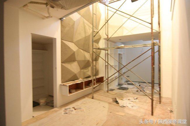 1房2厅素装艳抹loft，附90平米全明半地下室