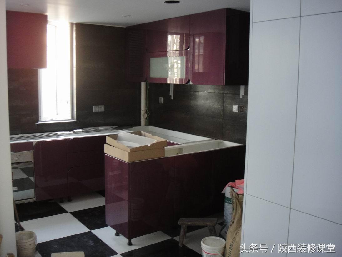 1房2厅素装艳抹loft，附90平米全明半地下室