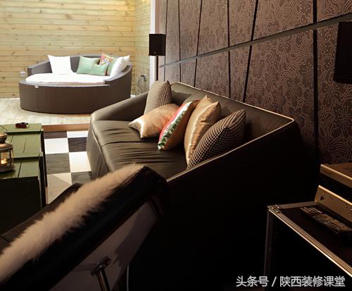 1房2厅素装艳抹loft，附90平米全明半地下室