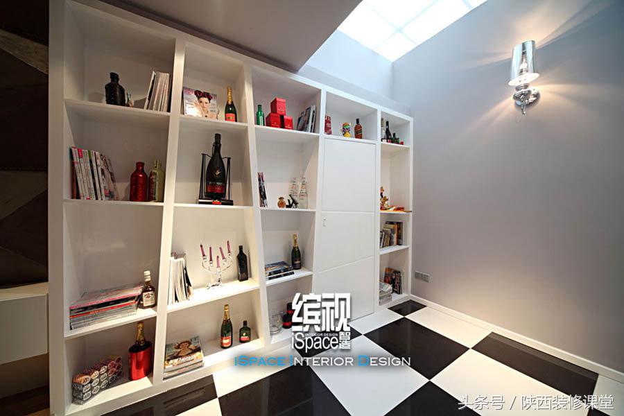 1房2厅素装艳抹loft，附90平米全明半地下室