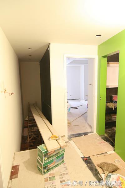 1房2厅素装艳抹loft，附90平米全明半地下室