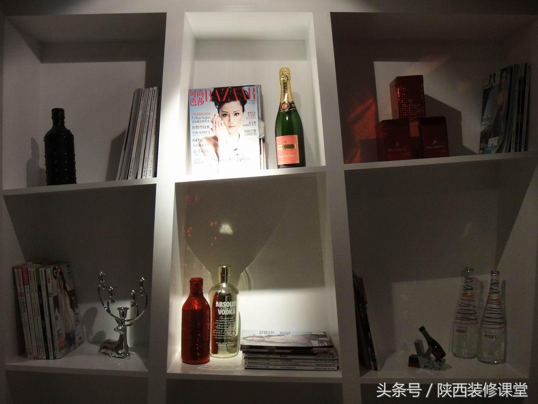 1房2厅素装艳抹loft，附90平米全明半地下室