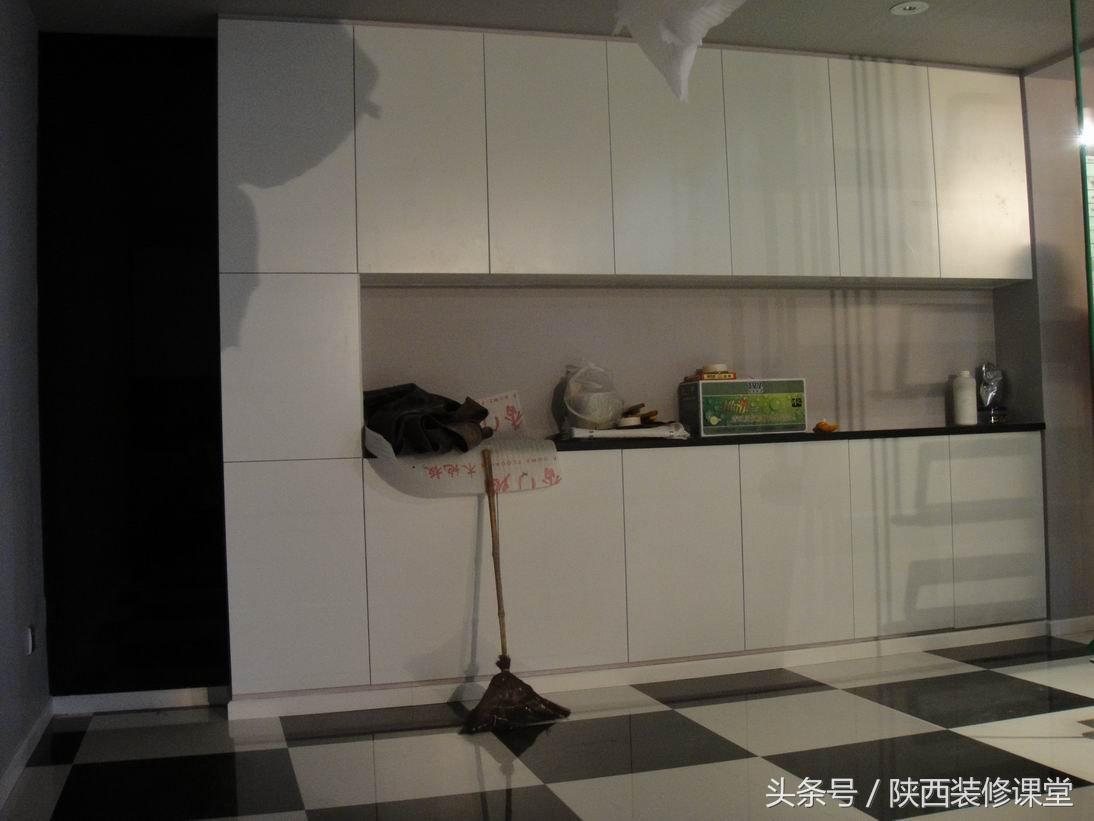 1房2厅素装艳抹loft，附90平米全明半地下室