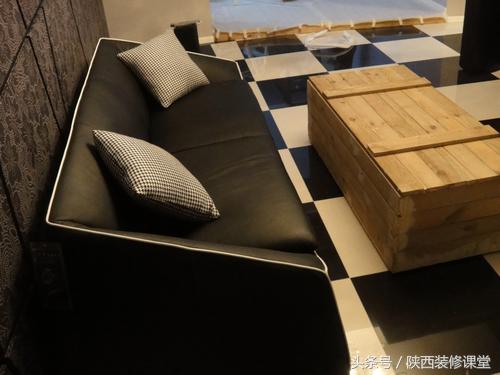 1房2厅素装艳抹loft，附90平米全明半地下室