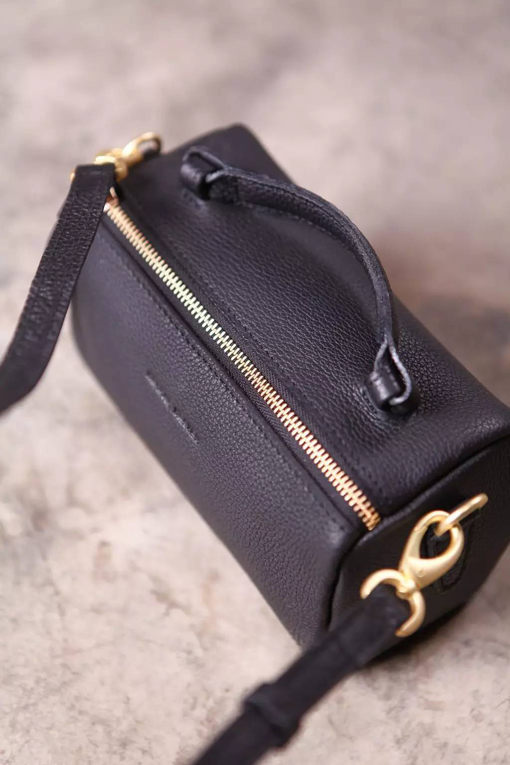 食草堂男包半坡包好还是食草堂包好