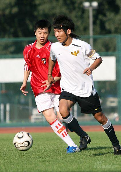 国足终于争口气，明星球迷鹿晗李易峰韩寒没事也爱“插一脚”