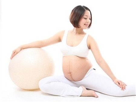 胎教瑜伽什么时候开始，孕妇练瑜伽的七大好处