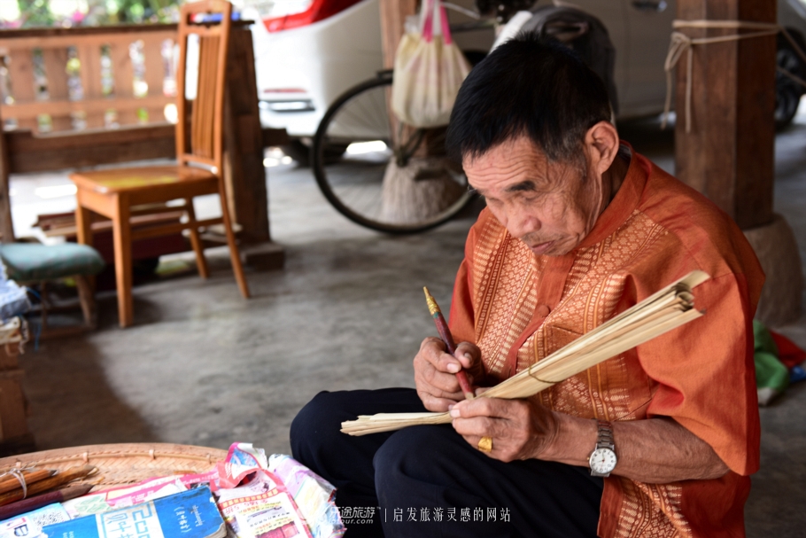 西双版纳的傣族园，天天都有泼水节